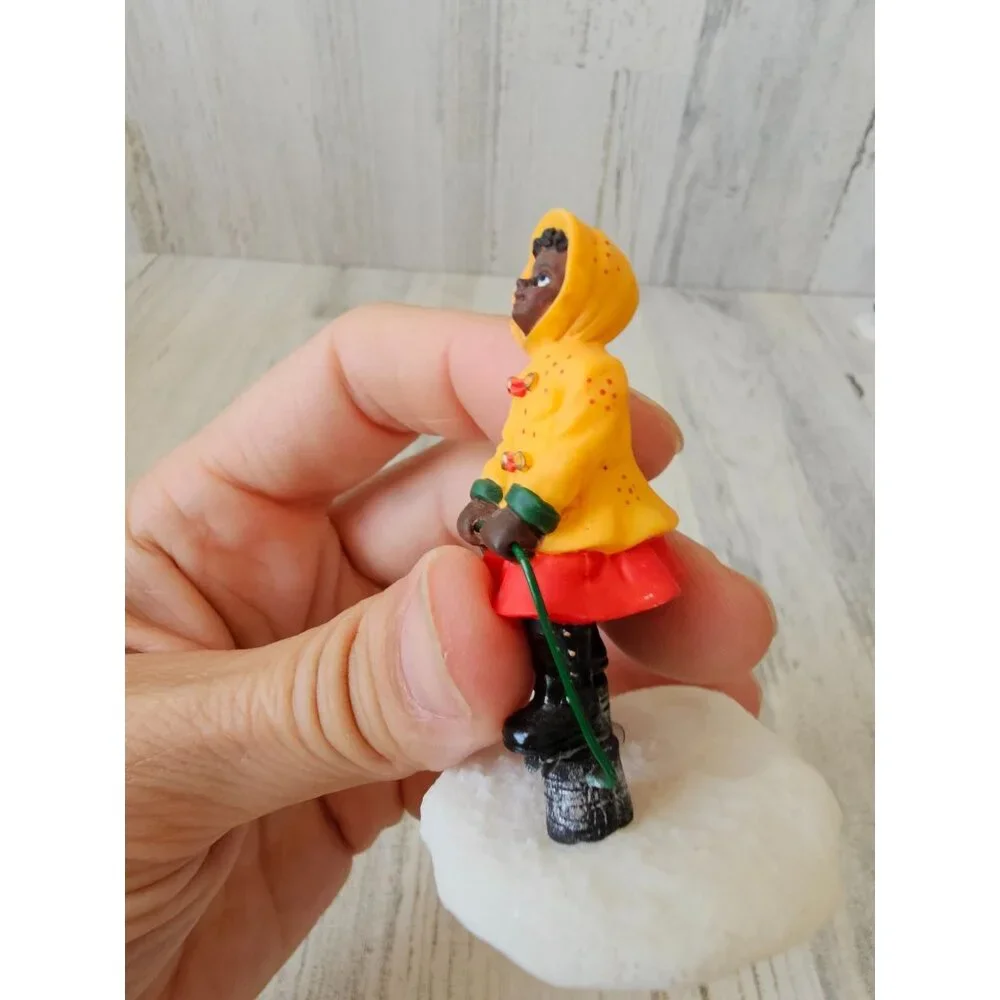 Owell‎ girl playing village Xmas people accessory